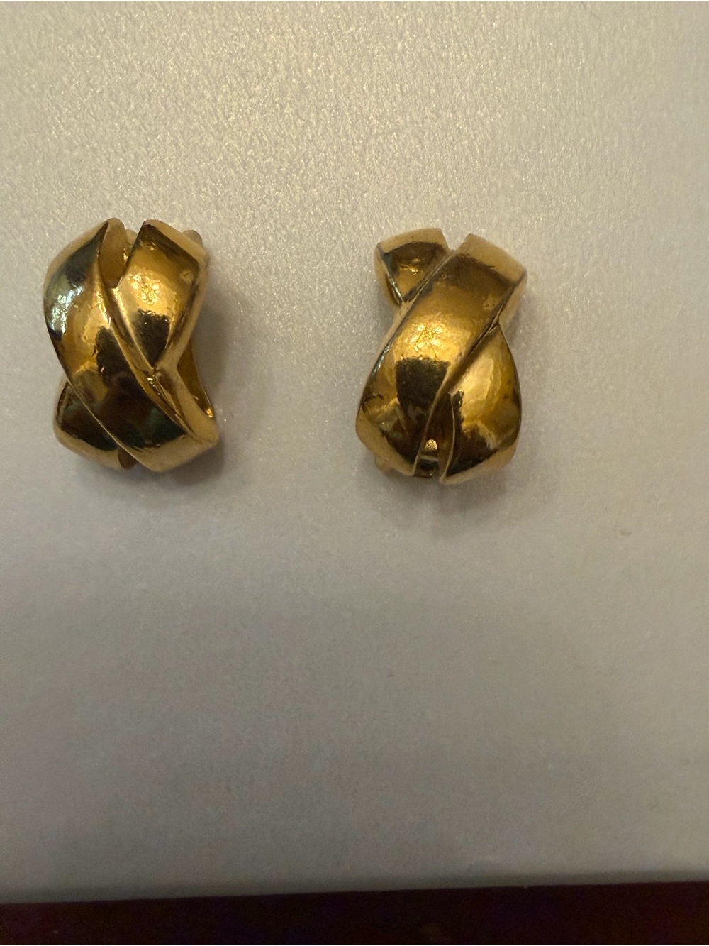 Christian Dior Vintage Kiss Cross Earrings - clip on